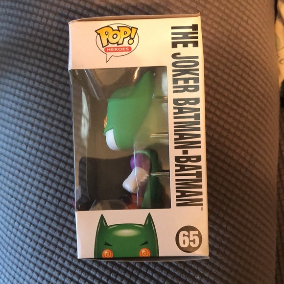 The Joker Pop Figure - Picture 2 of 6